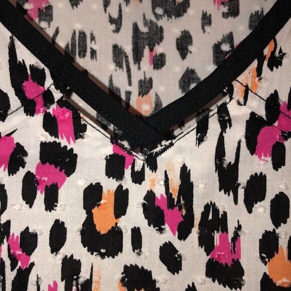 Runway M Cotton White Black Pink Peach Swiss Dot V Neck Scrub Top - Picture 5 of 15